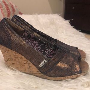 TOMS wedges